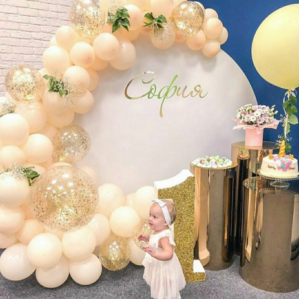 фотозона-круг с персиковыми шарами