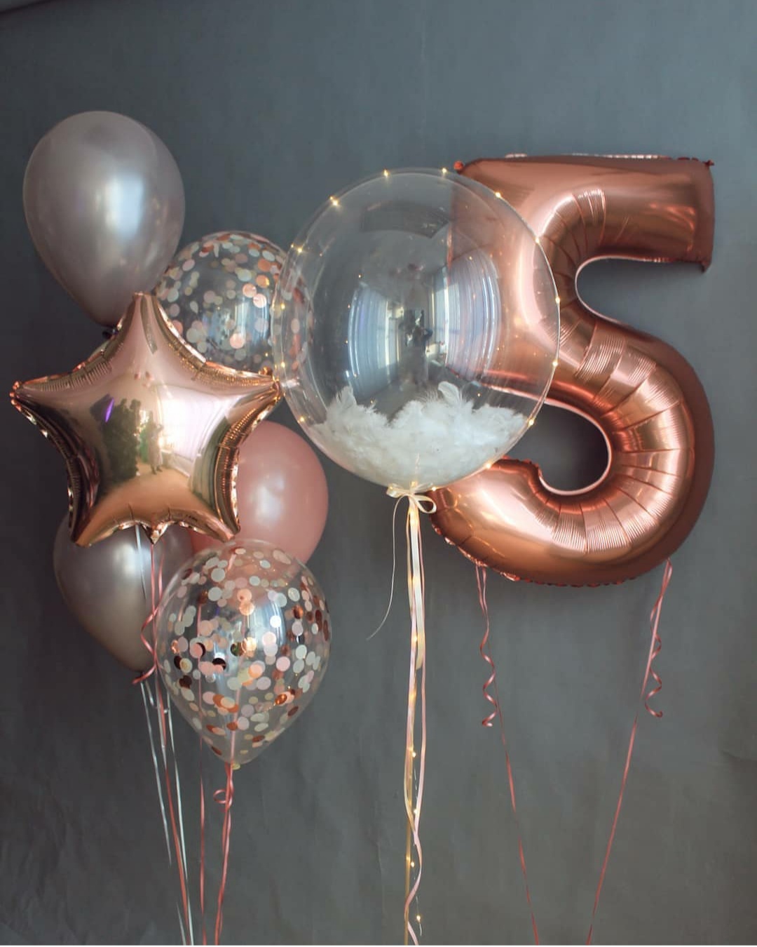 сет розовое золото с цифрой и баблс со светящейся гирляндой