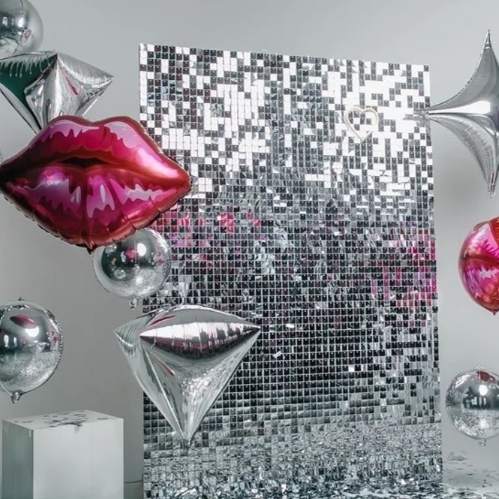 серебряная фотозона пайетки fashion 