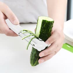 ALSANIDI, Plastic fruit and Vegetables peeler, Potatoes peeler, White, Size 2.6*21.3 Cm