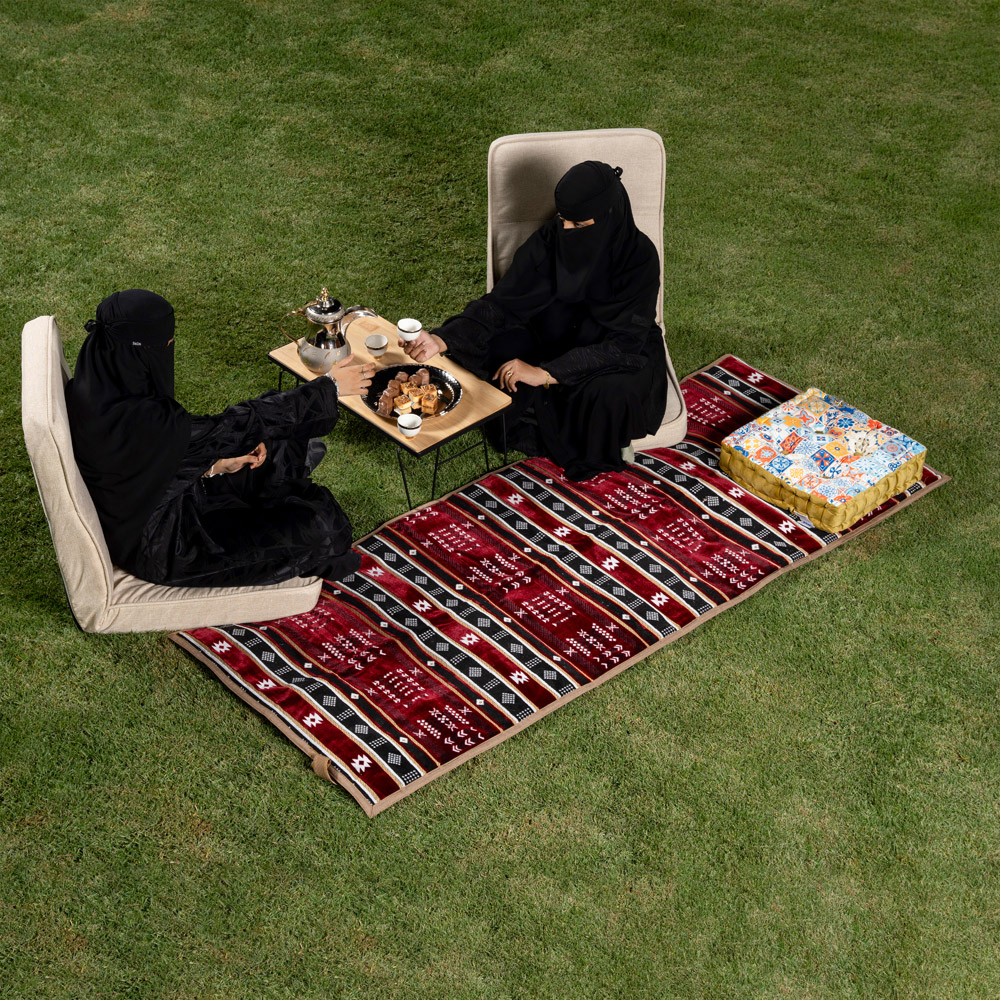 Sinaidi, ground seating mattress for camping, excursions and land lined with sponge, heritage rug, wooden * Odi  