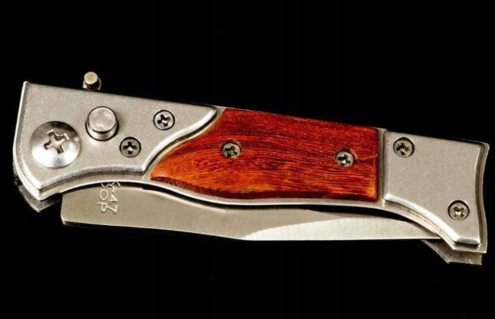 Складной охотничий нож