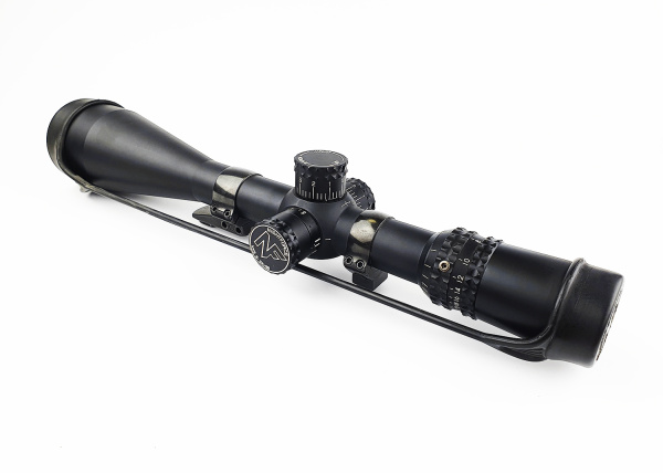 NIGHTFORCE NXS 8-32X56 (4)