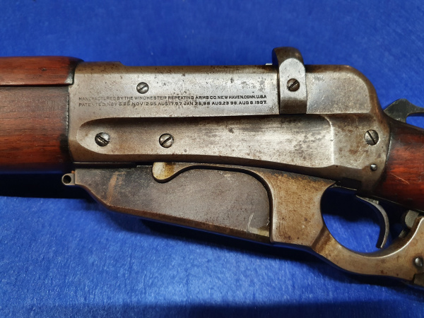 1895 3