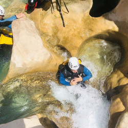 //cdn.optipic.io/site-106519/fr/offres-avantages/canyoning-saint-lary.jpg