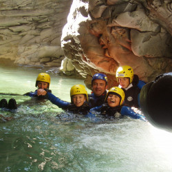 enfants-en-canyon-saint-lary