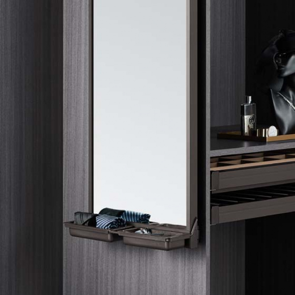 Выдвижное зеркало с доводчиком MOKA