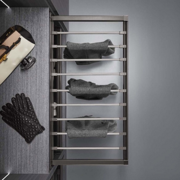 Выдвижная вешалка для брюк Unihopper 600 мм, c доводчиком, clip-on, Moka