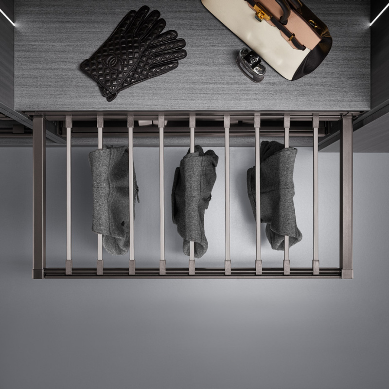 Выдвижная вешалка для брюк Unihopper 600 мм, c доводчиком, clip-on, Moka