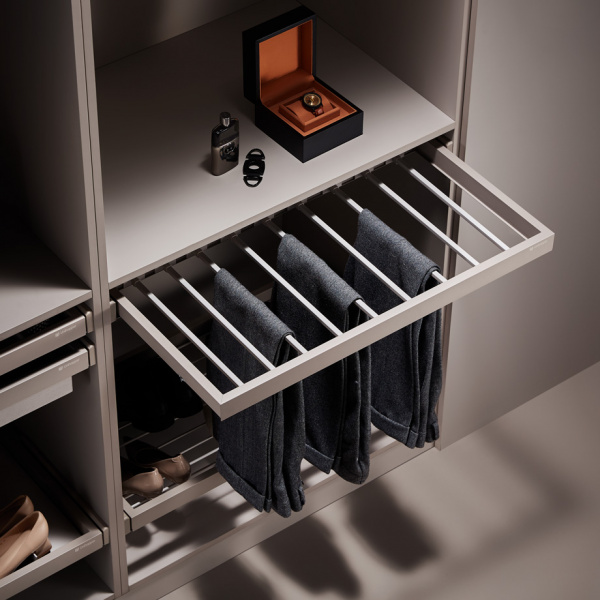 Выдвижная вешалка для брюк Unihopper 600 мм, c доводчиком, clip-on, COKA