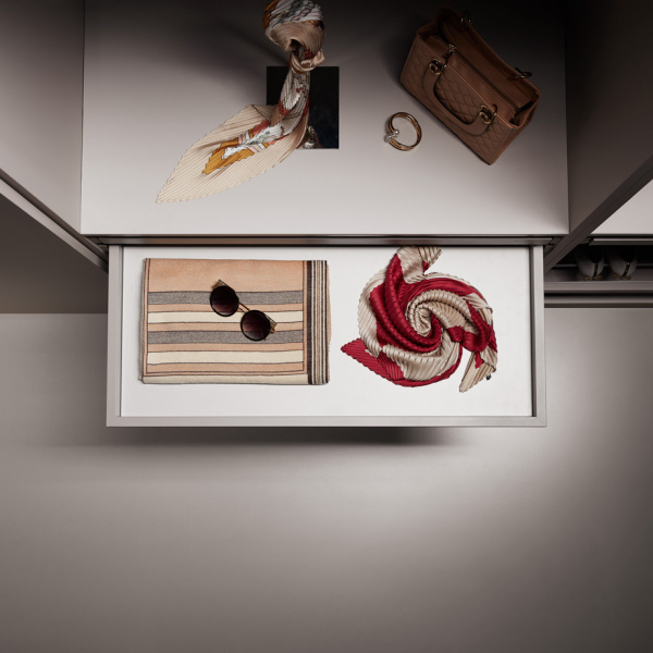 Выдвижная полка стальная Unihopper в базу 900мм с доводчиком clip-on COKA