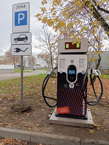 Заряжаем! Новая станция 120 кВт у ТЦ «Клён»