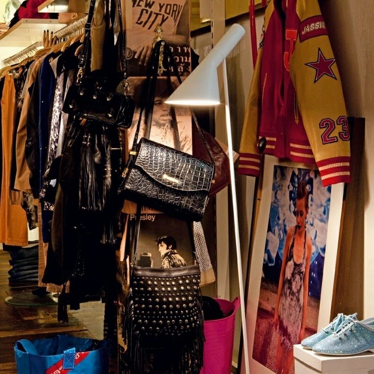 Торшер AJ Floor Lamp  White в стиле Arne Jacobsen