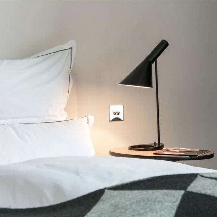 Лампа настольная AJ Black Черный в стиле Arne Jacobsen