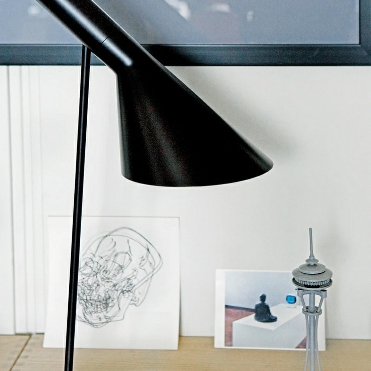 Лампа настольная AJ Black Черный в стиле Arne Jacobsen