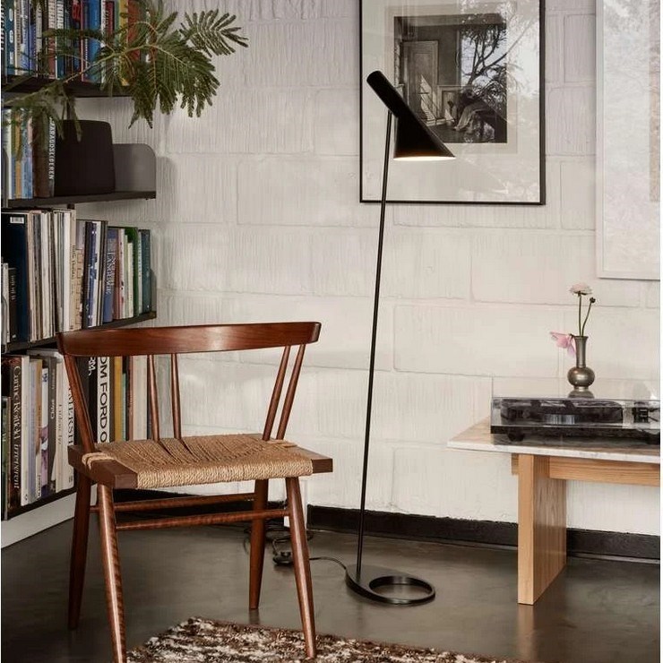 Торшер AJ Floor Lamp  Black в стиле Arne Jacobsen