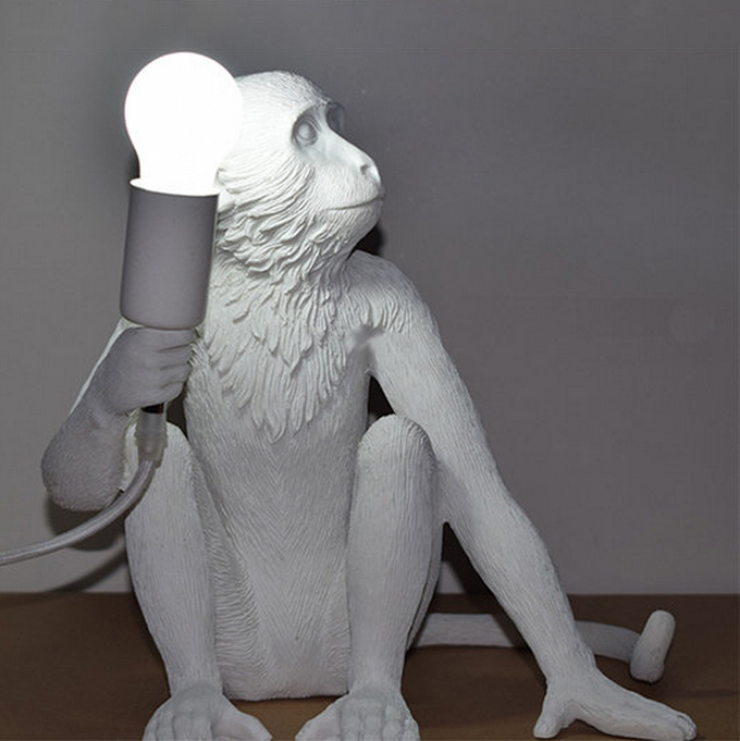 Настольная лампа Обезьяна Monkey Table Lamp  в стиле Seletti