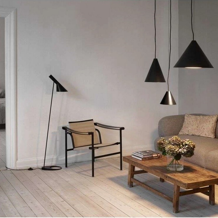 Торшер AJ Floor Lamp  Black в стиле Arne Jacobsen