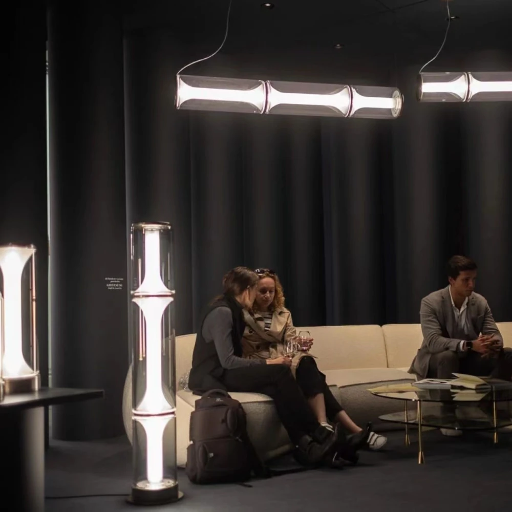 Настольная лампа Miles в стиле Lasvit