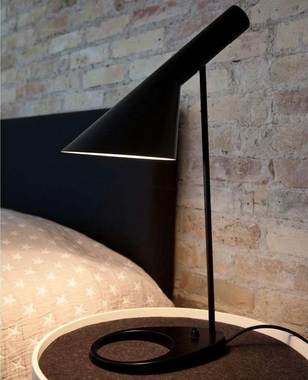 Лампа настольная AJ Black Черный в стиле Arne Jacobsen