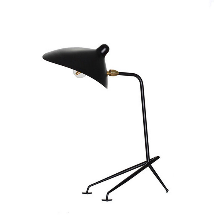 Настольная лампа в стиле Serge Mouille