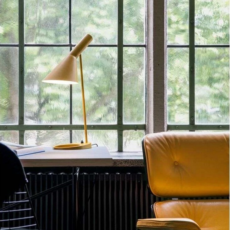 Лампа настольная AJ Table Yellow в стиле Arne Jacobsen