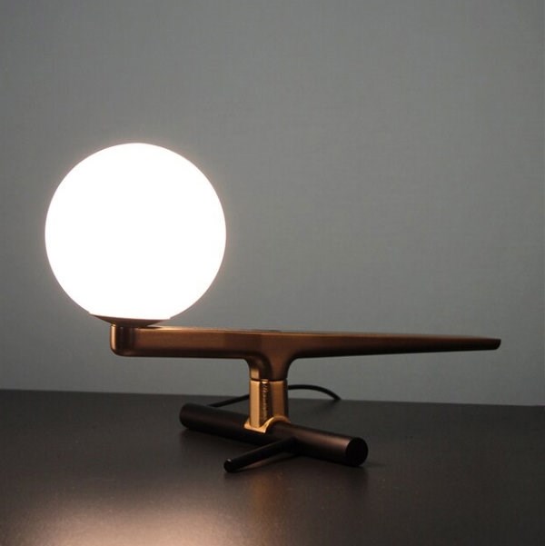 Настольная лампа Yanzi Table в стиле Artemide