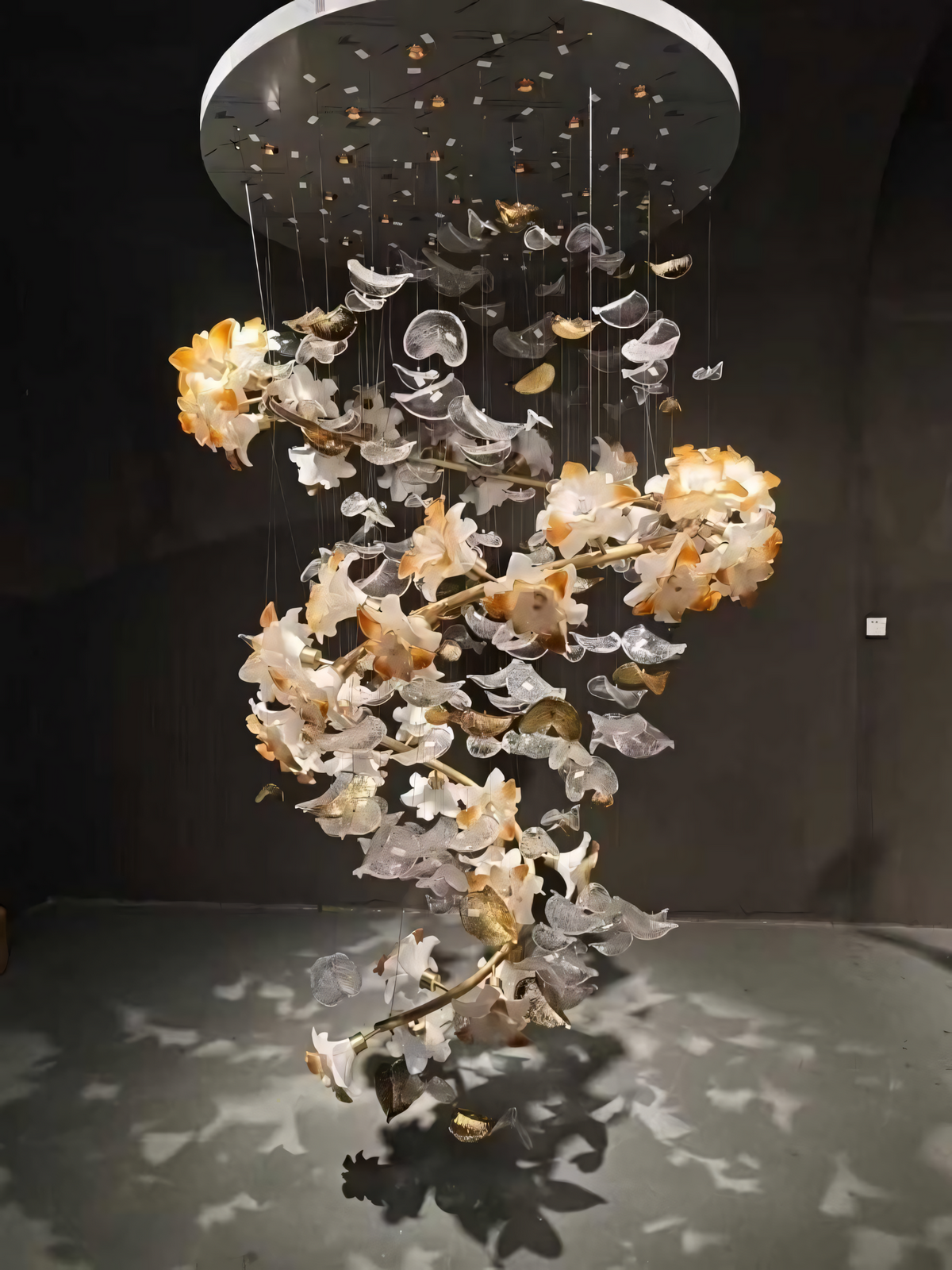 Люстра по индивидуальном проекту для отеля в Сочи - фото 3