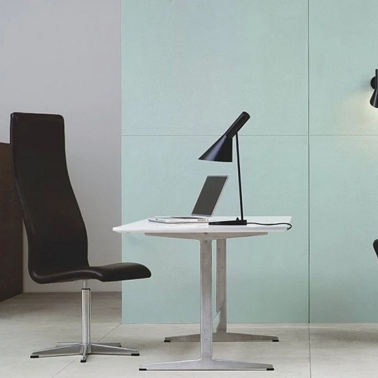 Лампа настольная AJ Black Черный в стиле Arne Jacobsen