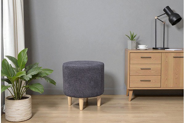 Пуф на деревянных ножках