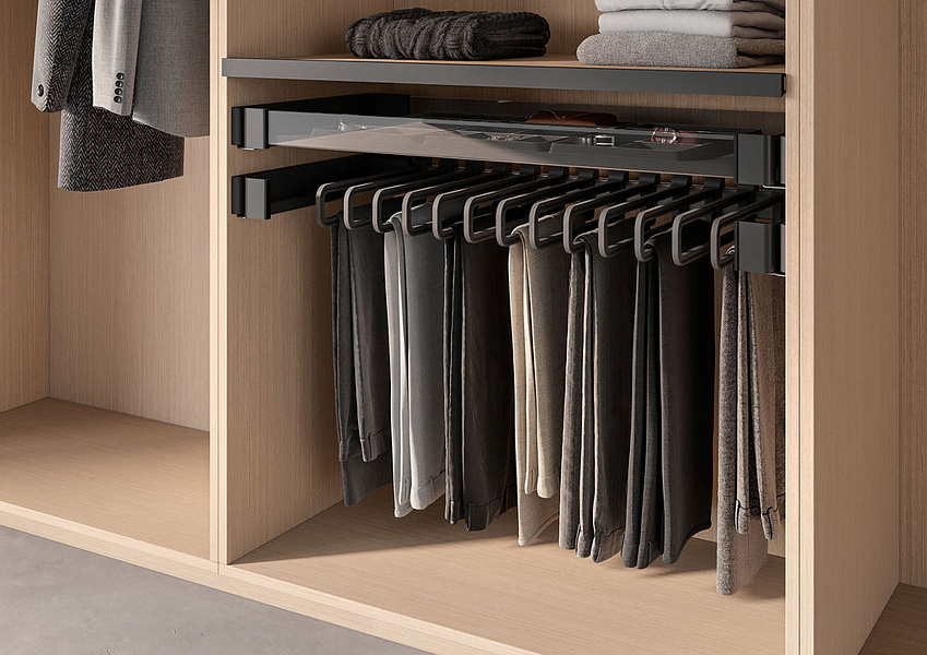 Вешалка для брюк и юбок Конеро, 450мм, W 660-720мм, выдвижная, 10 вешалок, черный, Kessebohmer