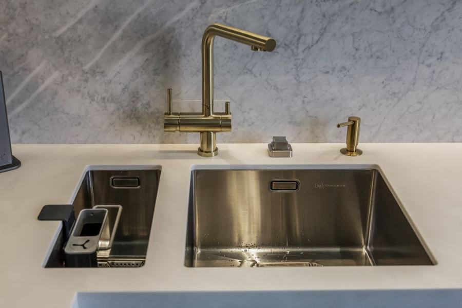 Дозатор для моющего средства OM-02-PVD-LG, латунь/светлое золото