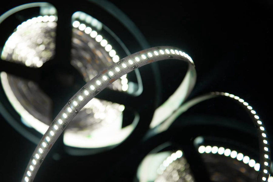 Лента 10х5000мм, SMD 3014, 12В, холодный, 24.0 Вт/м, 240 диодов/м, 2 000 Лм/м, IP20, SWG