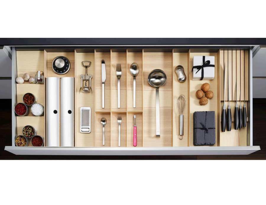 Лоток 800-900 мм/500 мм+держ. ножей, ясень светлый, ROCKENHAUSEN, Kessebohmer