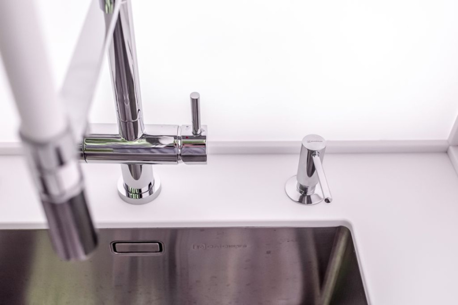 Дозатор для моющего средства OM-02-C, латунь/хром