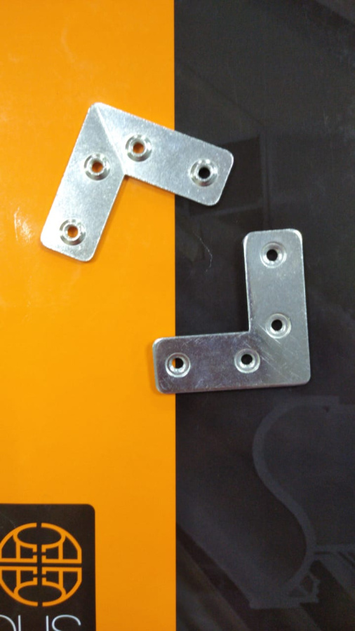 Уголок для профиля MF30 и MF31, сплав с винтами