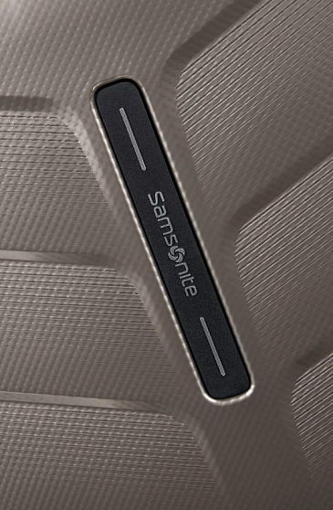 Валіза 75 см Samsonite Attrix KK8*15004 міцна та легка