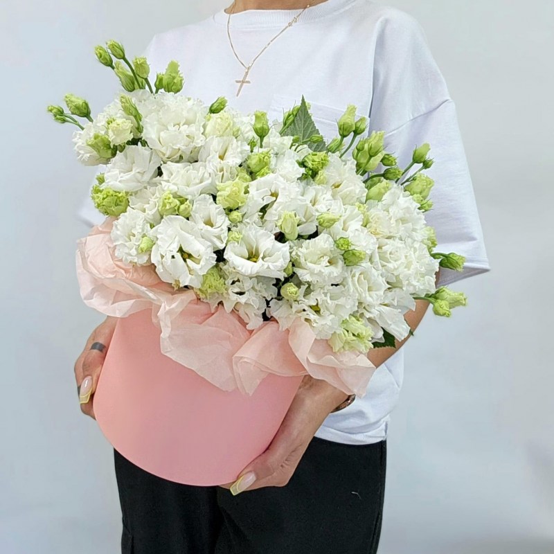 Эустомы в коробке Кишинев