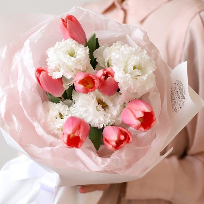 duobuket-iz-mahrovogo-liziantusa