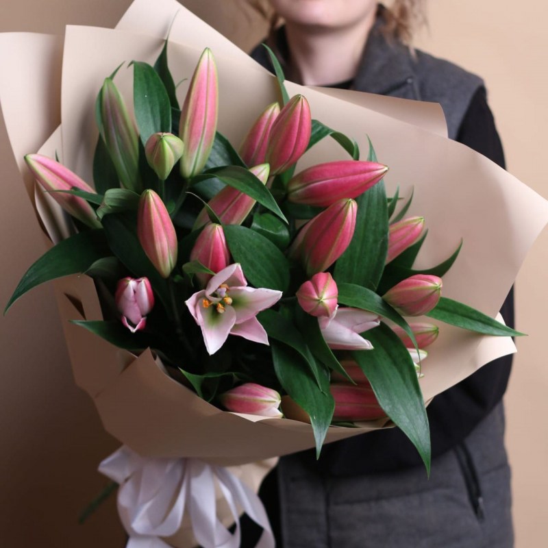 Букет лилий в Молдове