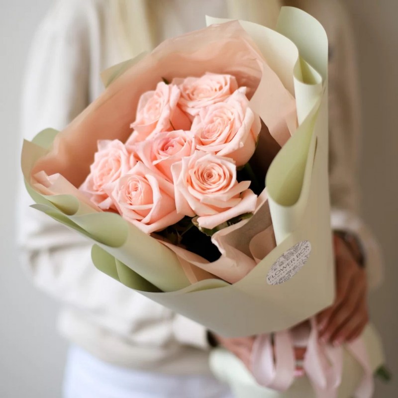 monobuket-iz-rossijskih-roz-7-sht-№1435-1