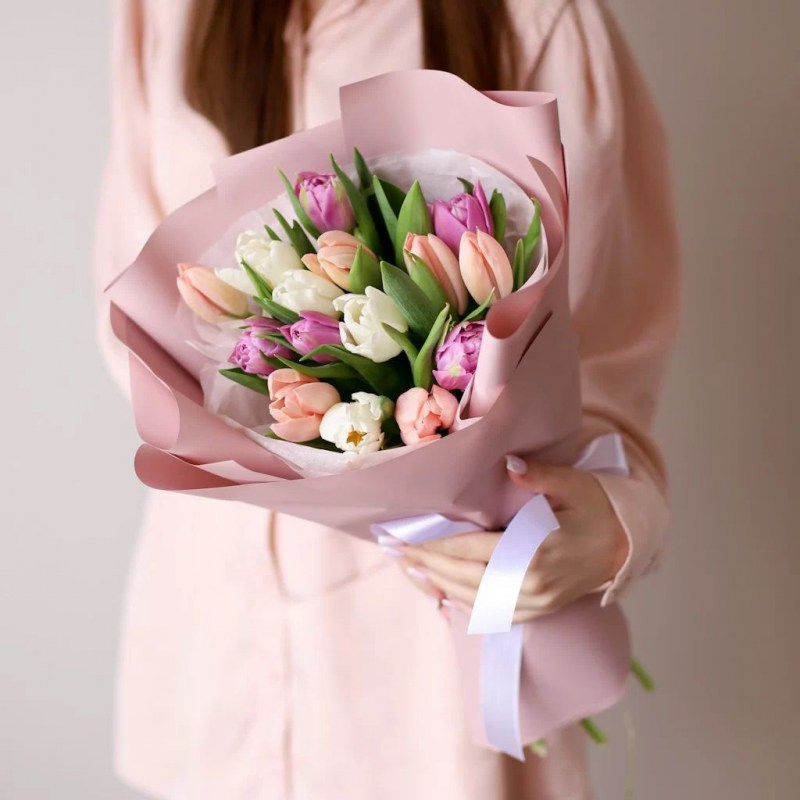 nezhnye-tyulpany-v-nezhnom-oformlenii-15-sht-№1591-1