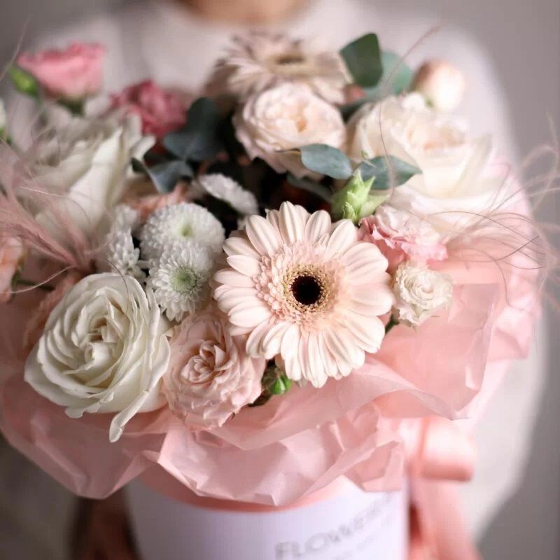 shlyapnaya-korobka-sbornaya-nezhnaya-razmera-s-№1206-1-scaled-e163842783589278