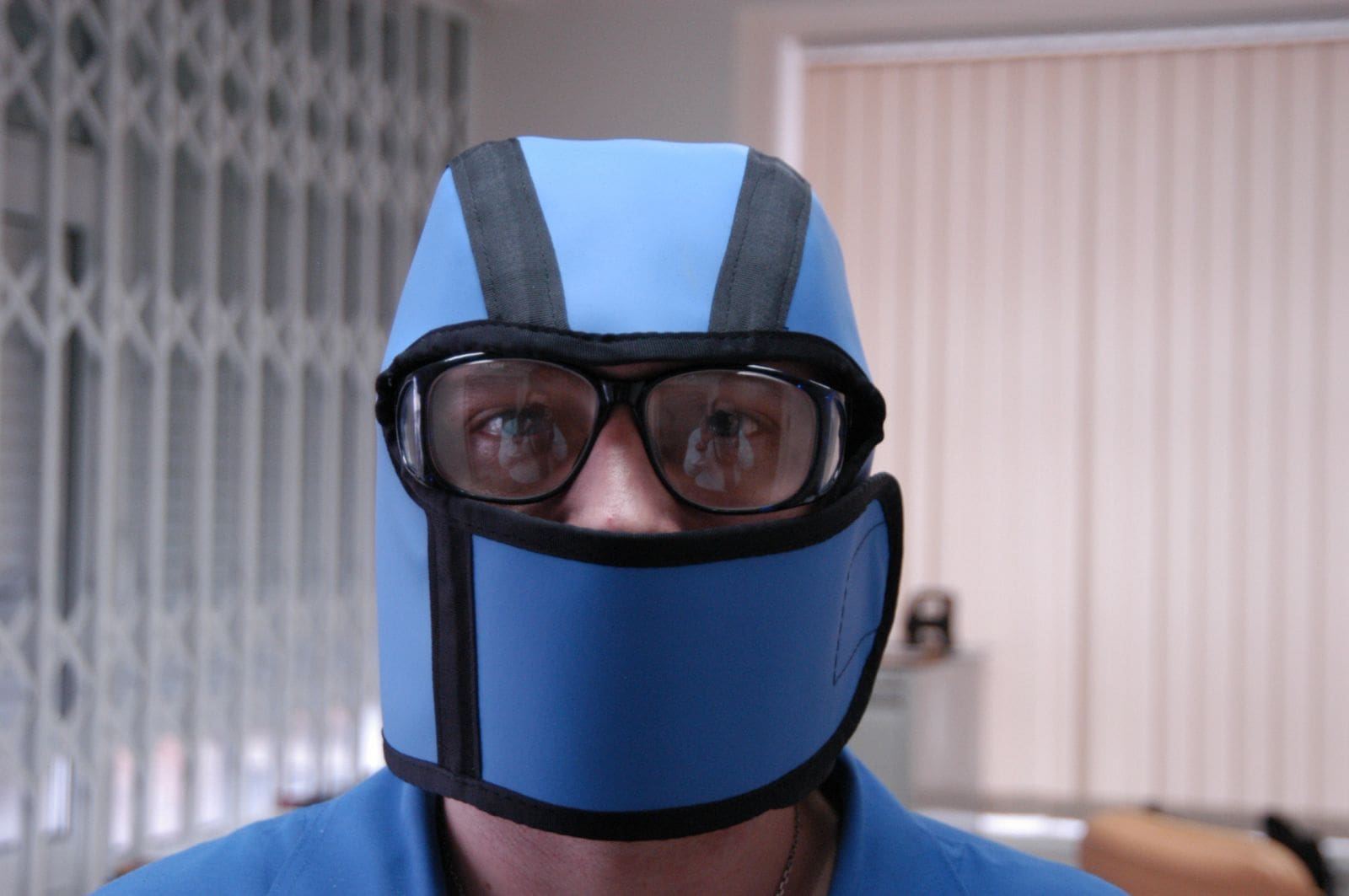 На каких объектах применяются рентгенозащитные средства и что в них входит?