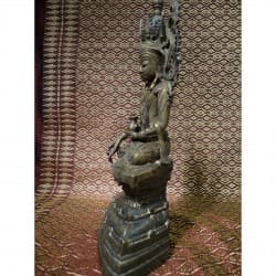 Antiker Shan-Buddha aus Bronze mit seltener Handhaltung – Burma, 17.–18. Jahrhundert, 36 cm - BR185