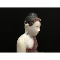 Antiker Mandalay-Buddha aus Alabaster mit Steinverzierung – Burma, 19. Jahrhundert, 54 cm - A137