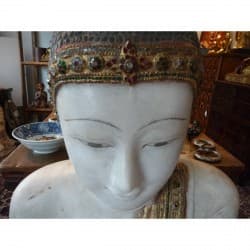 Großer Mandalay-Buddha aus Alabaster – Burma, Mitte 19. Jahrhundert, ca. 140 cm - A111