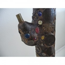 Antike Opiumspfeife mit Stein- und Münzeinlagen – Indien, Anfang 20. Jahrhundert - AND100