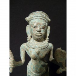 Khmer Bronzefigur auf Sockel – Kambodscha, 9.–12. Jahrhundert - AND46