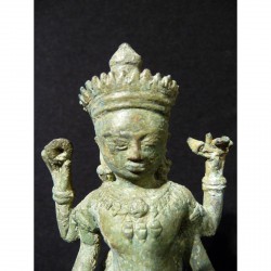 Khmer Vishnu Figur aus Bronze – Kambodscha, 9.–12. Jahrhundert - AND44